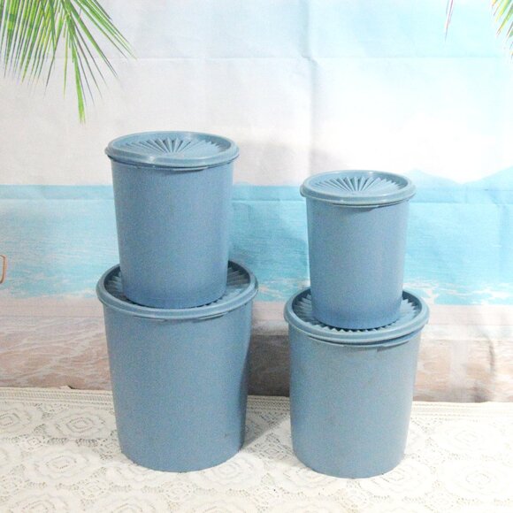 Tupperware Nesting Canisters Vintage Set of 4 with Lids Blue - Picture 1 of 2
